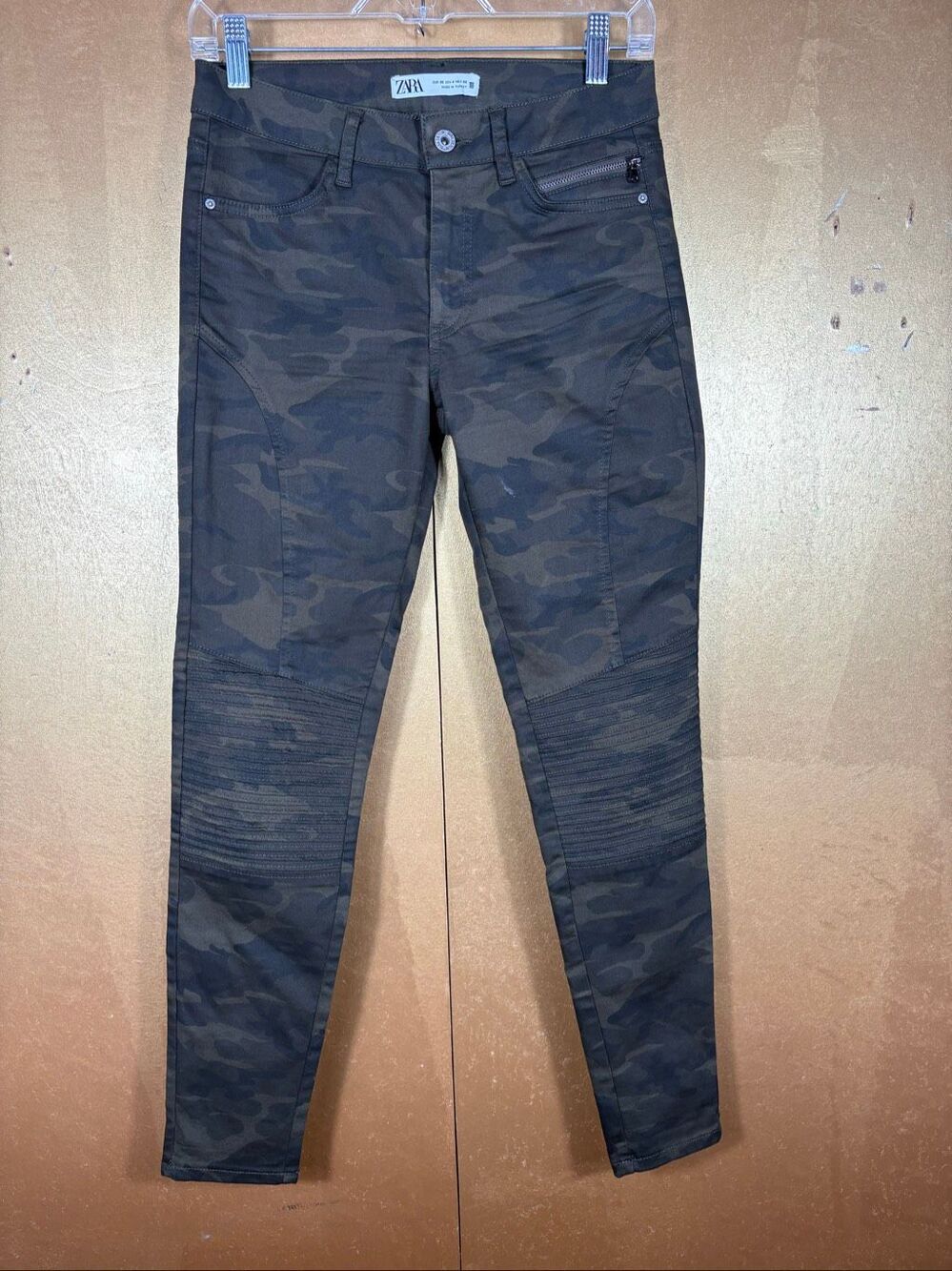 Zara woman’s camo prjnt motto style skinny jeans size 4